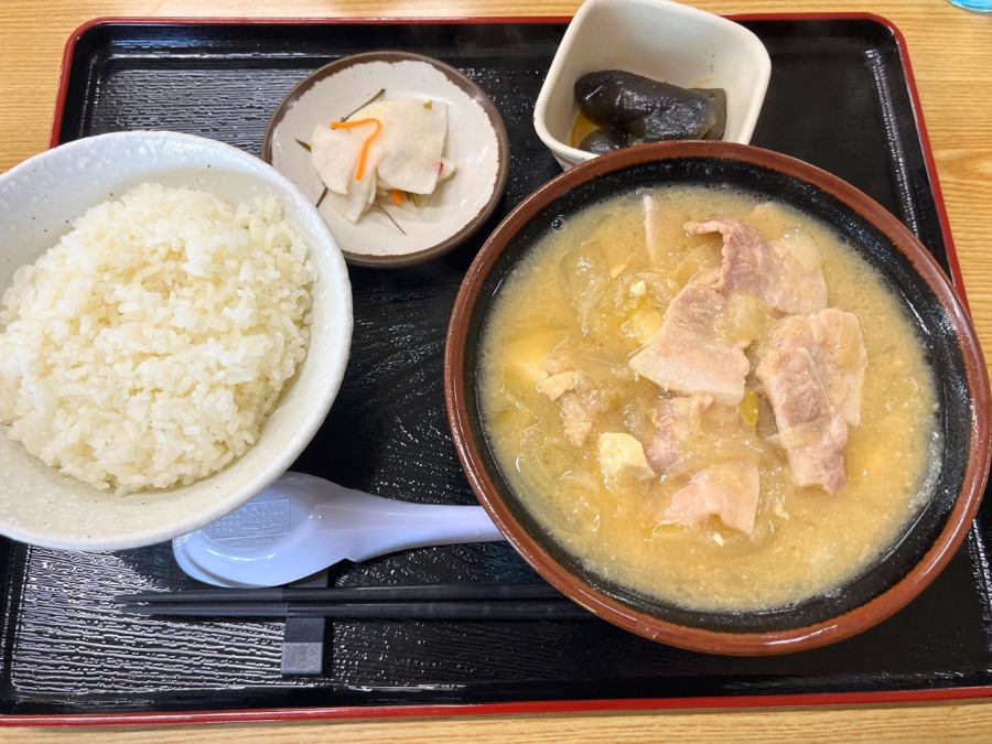 とん汁の店 たちばなのとん汁定食