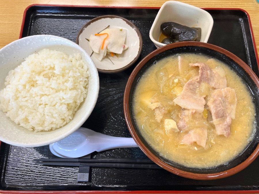 とん汁の店 たちばなのとん汁定食